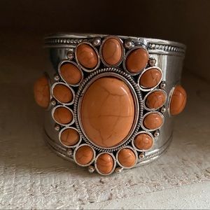 Metal coral cuff